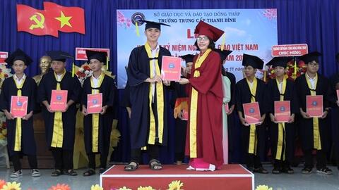 Trường Trung cấp Thanh Bình tổ chức Lễ kỷ niệm 43 năm Ngày Nhà giáo Việt Nam (20/11/1982 – 20/11/2025) và trao bằng tốt nghiệp hệ Trung cấp năm 2025